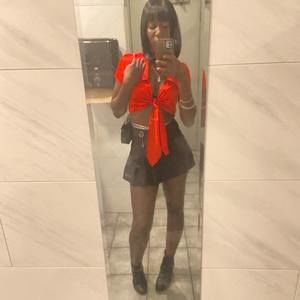 Meet your Posher, Scarlet